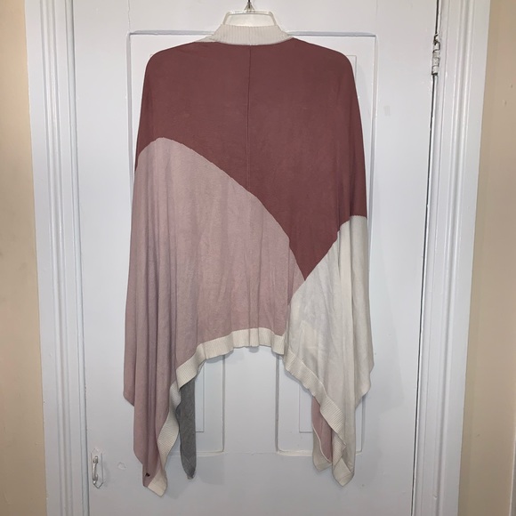 Lululemon Hatha Wrap - Picture 8 of 16